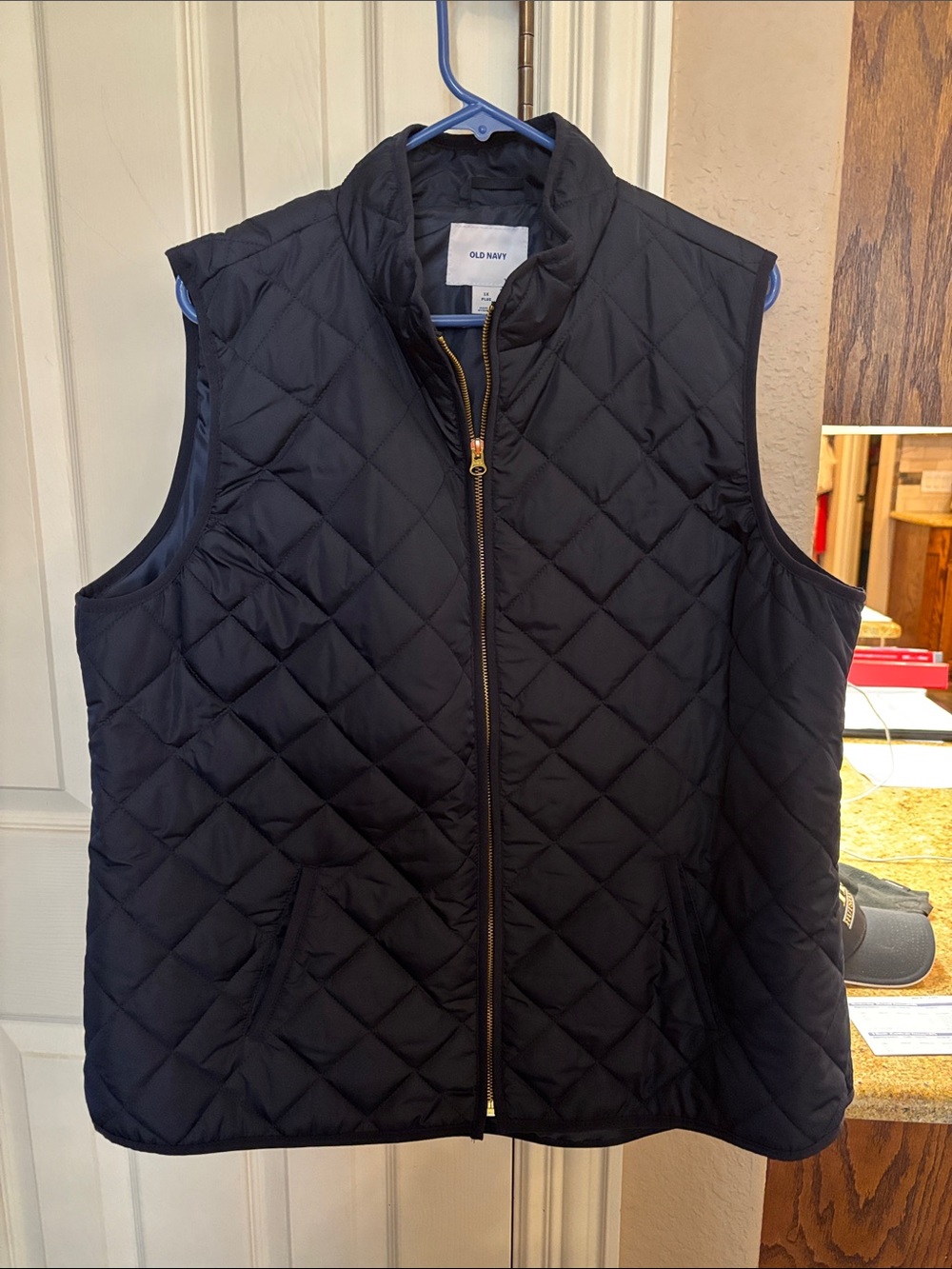 Old Navy Women’s Quilted Navy Puffer Vest